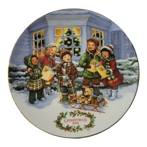 Vtg Avon Christmas 91 Perfect Harmony Porcelain Gold Trim Plate